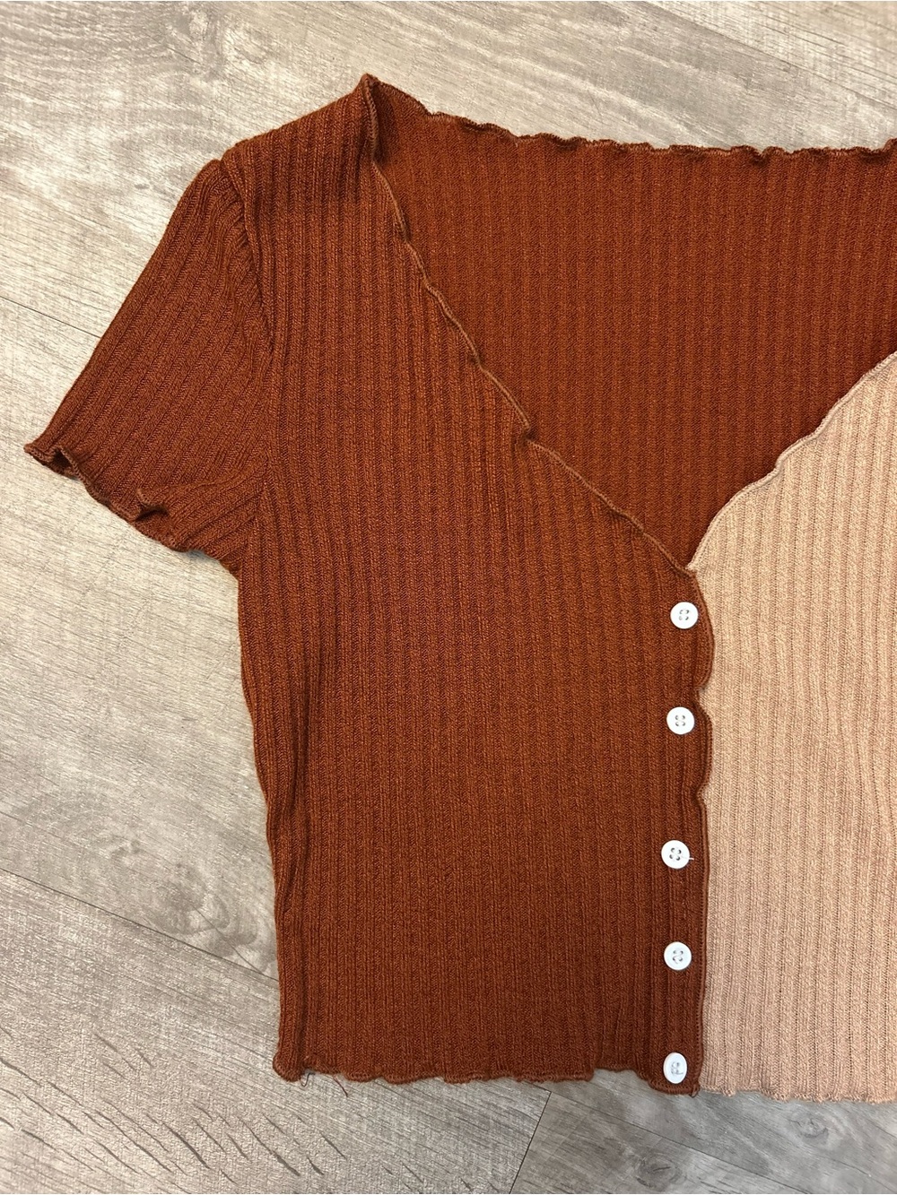 Two-Tone Ribbed Crop Top | SHEIN - Picture 4 of 4